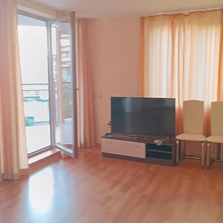 One-bedroom A 304 Nestinarka-tsarevo 아파트 *
